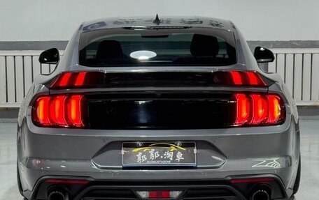 Ford Mustang VI рестайлинг, 2021 год, 2 600 000 рублей, 5 фотография