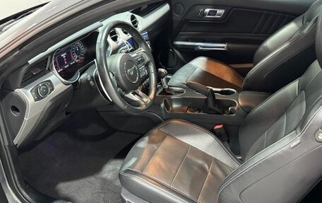 Ford Mustang VI рестайлинг, 2021 год, 2 600 000 рублей, 6 фотография
