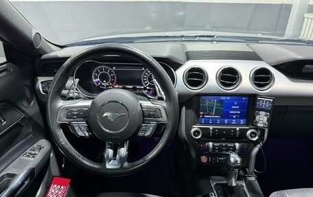 Ford Mustang VI рестайлинг, 2021 год, 2 600 000 рублей, 7 фотография