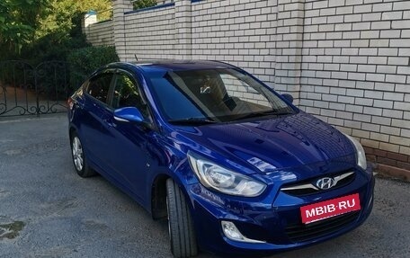 Hyundai Solaris II рестайлинг, 2012 год, 850 000 рублей, 3 фотография