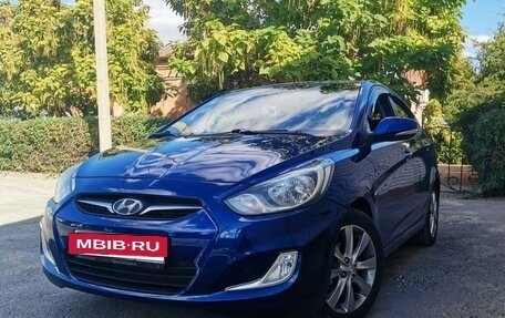 Hyundai Solaris II рестайлинг, 2012 год, 850 000 рублей, 2 фотография