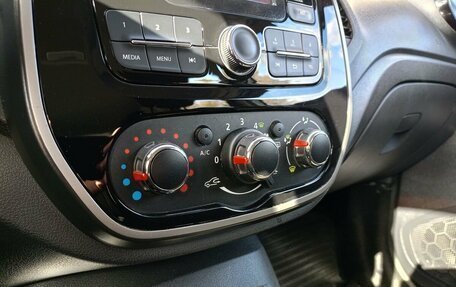 Renault Kaptur I рестайлинг, 2019 год, 1 599 000 рублей, 11 фотография