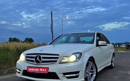 Mercedes-Benz C-Класс, 2011 год, 1 550 000 рублей, 1 фотография