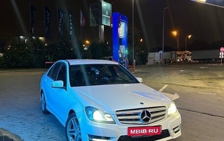 Mercedes-Benz C-Класс, 2011 год, 1 550 000 рублей, 2 фотография