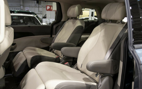 KIA Carnival, 2024 год, 6 790 000 рублей, 16 фотография