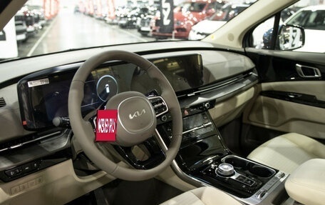 KIA Carnival, 2024 год, 6 790 000 рублей, 25 фотография