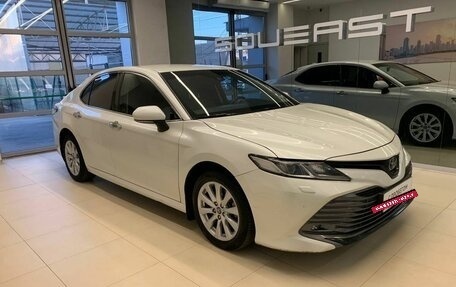 Toyota Camry, 2019 год, 2 700 000 рублей, 3 фотография