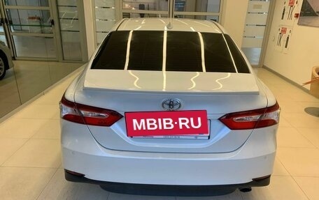 Toyota Camry, 2019 год, 2 700 000 рублей, 5 фотография