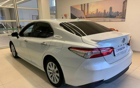 Toyota Camry, 2019 год, 2 700 000 рублей, 6 фотография
