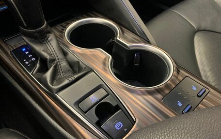 Toyota Camry, 2019 год, 2 700 000 рублей, 14 фотография