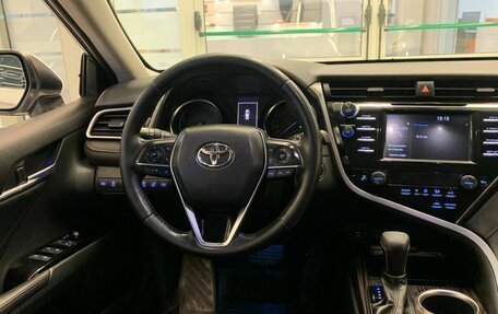 Toyota Camry, 2019 год, 2 700 000 рублей, 11 фотография