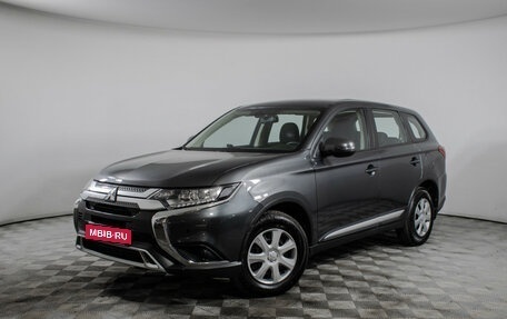 Mitsubishi Outlander III рестайлинг 3, 2018 год, 2 280 000 рублей, 1 фотография