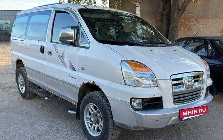 Hyundai H-1 II рестайлинг, 2004 год, 650 000 рублей, 3 фотография