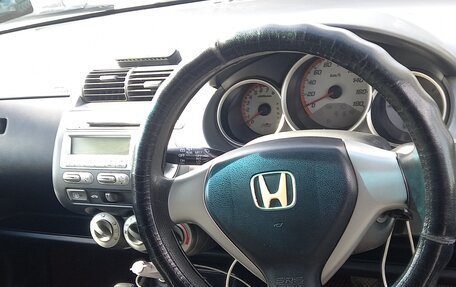Honda Fit III, 2006 год, 350 000 рублей, 11 фотография