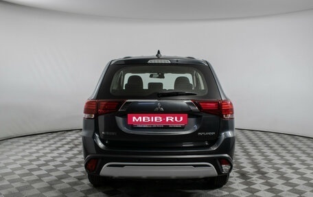 Mitsubishi Outlander III рестайлинг 3, 2018 год, 2 280 000 рублей, 6 фотография