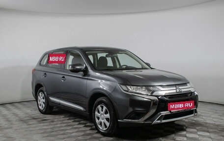 Mitsubishi Outlander III рестайлинг 3, 2018 год, 2 280 000 рублей, 3 фотография