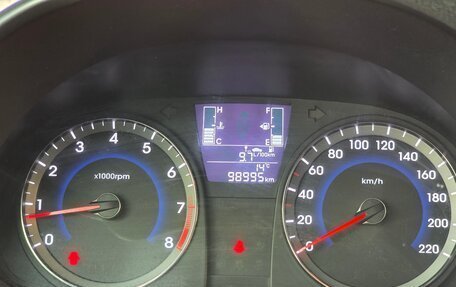 Hyundai Solaris II рестайлинг, 2016 год, 850 000 рублей, 14 фотография