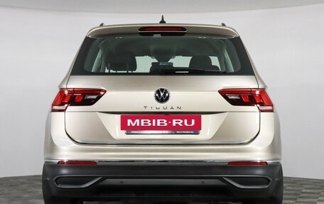 Volkswagen Tiguan II, 2021 год, 2 690 000 рублей, 6 фотография
