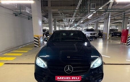 Mercedes-Benz E-Класс, 2018 год, 3 500 000 рублей, 4 фотография