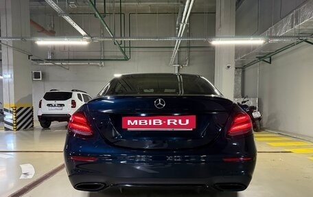 Mercedes-Benz E-Класс, 2018 год, 3 500 000 рублей, 7 фотография