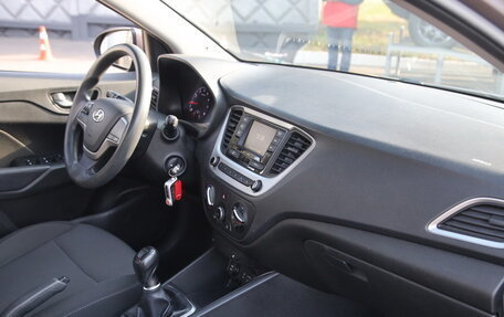 Hyundai Solaris II рестайлинг, 2018 год, 1 243 200 рублей, 13 фотография