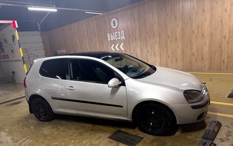 Volkswagen Golf V, 2003 год, 650 000 рублей, 2 фотография