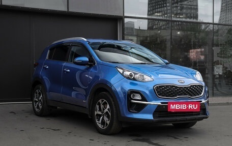 KIA Sportage IV рестайлинг, 2018 год, 1 990 000 рублей, 3 фотография