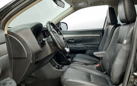 Mitsubishi Outlander III рестайлинг 3, 2015 год, 1 520 000 рублей, 10 фотография