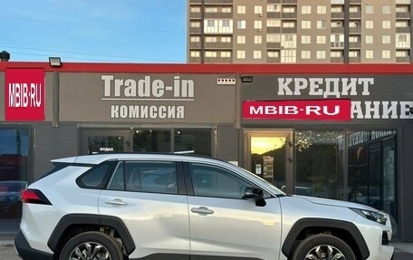 Toyota RAV4, 2025 год, 3 897 000 рублей, 16 фотография