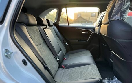 Toyota RAV4, 2025 год, 3 897 000 рублей, 27 фотография