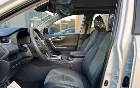 Toyota RAV4, 2025 год, 3 897 000 рублей, 31 фотография