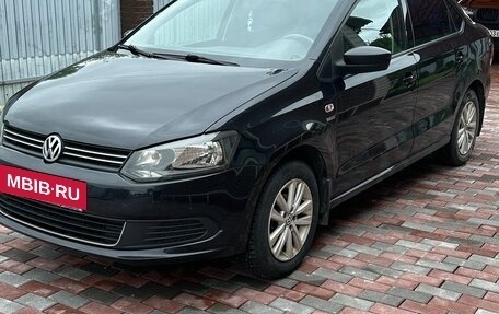 Volkswagen Polo VI (EU Market), 2013 год, 900 000 рублей, 2 фотография