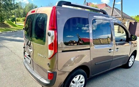 Renault Kangoo II рестайлинг, 2014 год, 800 000 рублей, 8 фотография