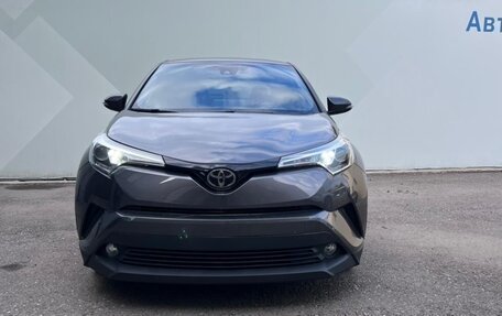 Toyota C-HR I рестайлинг, 2018 год, 2 200 000 рублей, 2 фотография