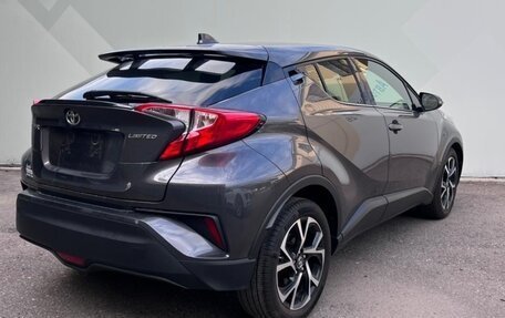 Toyota C-HR I рестайлинг, 2018 год, 2 200 000 рублей, 4 фотография