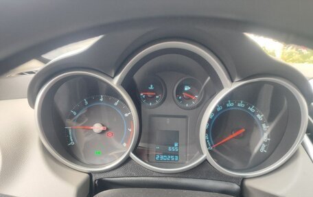 Chevrolet Cruze II, 2014 год, 700 000 рублей, 10 фотография
