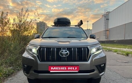 Toyota Land Cruiser Prado 150 рестайлинг 2, 2021 год, 5 390 000 рублей, 4 фотография