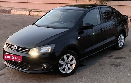 Volkswagen Polo VI (EU Market), 2013 год, 920 000 рублей, 3 фотография