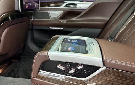 BMW 7 серия, 2017 год, 2 999 000 рублей, 15 фотография