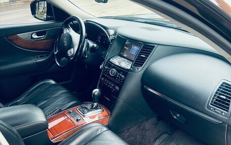 Infiniti QX70, 2014 год, 1 650 000 рублей, 9 фотография