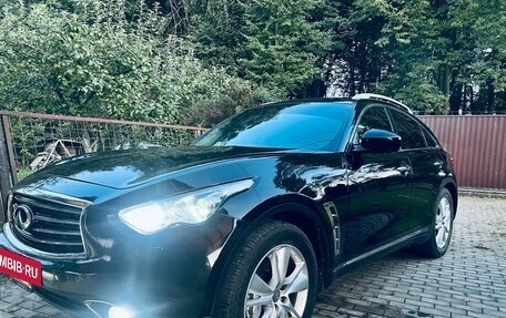 Infiniti QX70, 2014 год, 1 650 000 рублей, 6 фотография