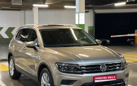 Volkswagen Tiguan II, 2016 год, 2 680 000 рублей, 2 фотография