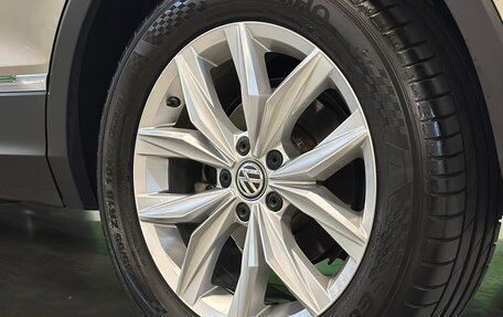 Volkswagen Tiguan II, 2016 год, 2 680 000 рублей, 15 фотография