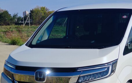 Honda Stepwgn IV, 2018 год, 2 500 000 рублей, 2 фотография