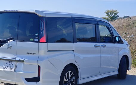 Honda Stepwgn IV, 2018 год, 2 500 000 рублей, 3 фотография