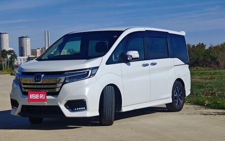 Honda Stepwgn IV, 2018 год, 2 500 000 рублей, 1 фотография