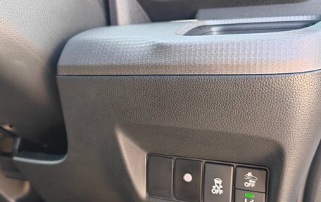 Honda Stepwgn IV, 2018 год, 2 500 000 рублей, 23 фотография
