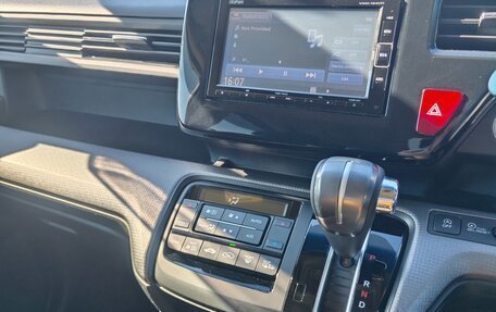 Honda Stepwgn IV, 2018 год, 2 500 000 рублей, 24 фотография