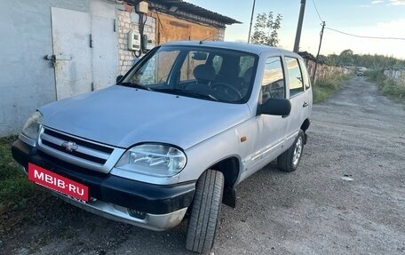 Chevrolet Niva I рестайлинг, 2004 год, 270 000 рублей, 9 фотография