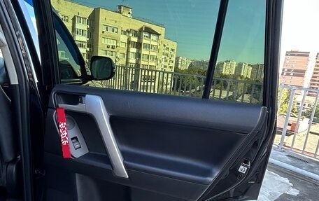 Toyota Land Cruiser Prado 150 рестайлинг 2, 2017 год, 4 520 000 рублей, 6 фотография